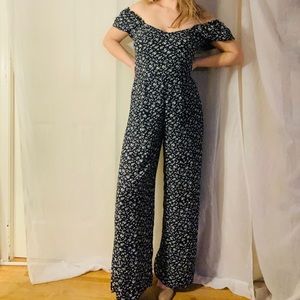 NWT🌞 Francesca’s Floral Jumpsuit
